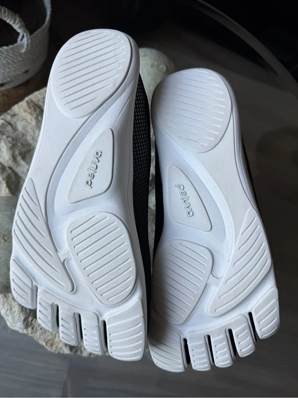 Peluva Strand Sport Mesh Men’s 10.5 Black White Five Toe Zero Drop Shoes